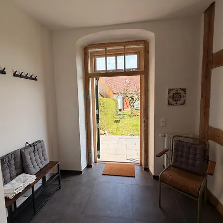 In Einem Feldsteinhaus Zwischen Ulrichshusen Und Basedow *