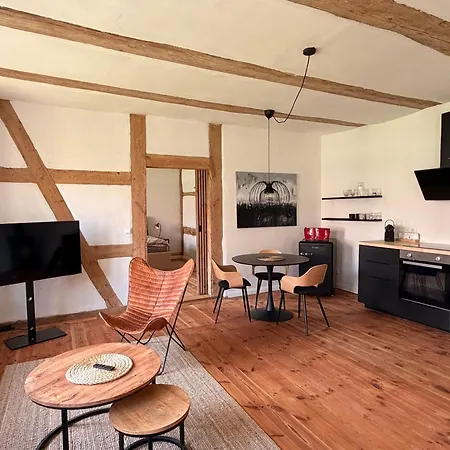 In Einem Feldsteinhaus Zwischen Ulrichshusen Und Basedow * Moltzow