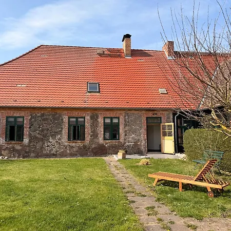 In Einem Feldsteinhaus Zwischen Ulrichshusen Und Basedow Διαμέρισμα Moltzow