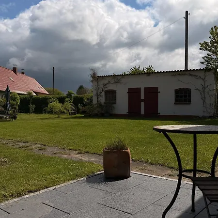 Διαμέρισμα In Einem Feldsteinhaus Zwischen Ulrichshusen Und Basedow *